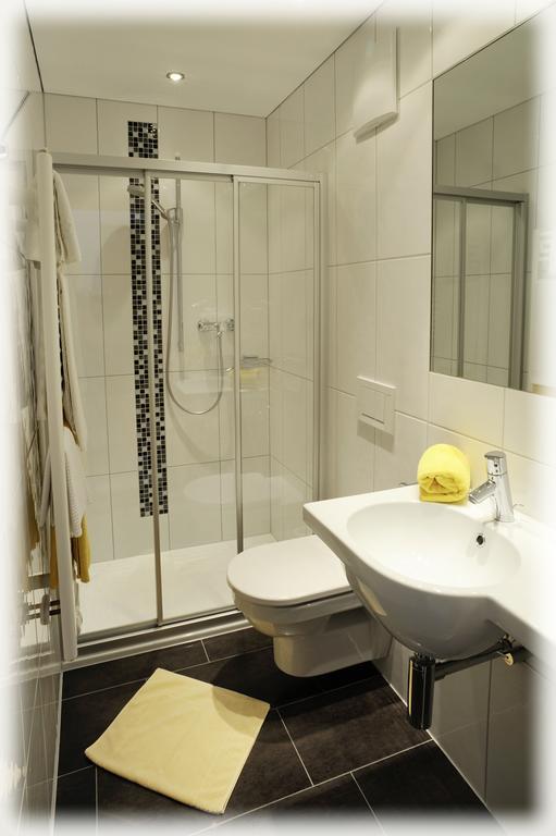 Haus Schoenlechner Gaschurn Szoba fotó